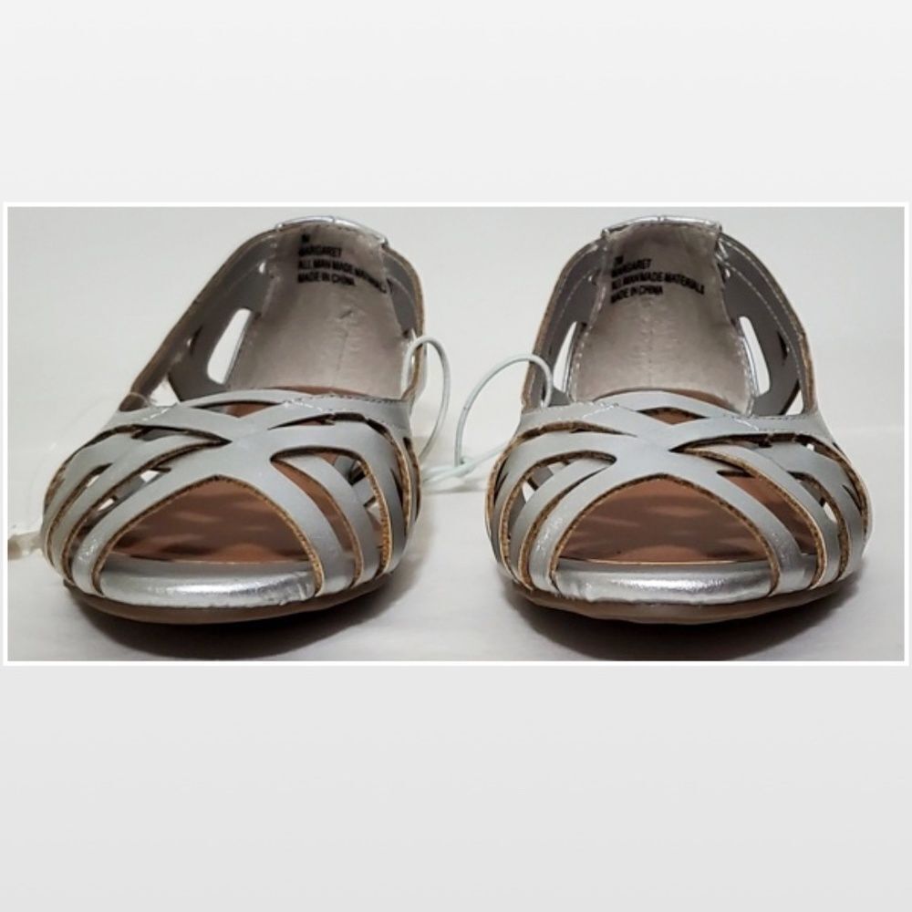 New Massini Flats Shoes Womens Strappy Silver Metallic Comfortable Slides NWT - Picture 2 of 15